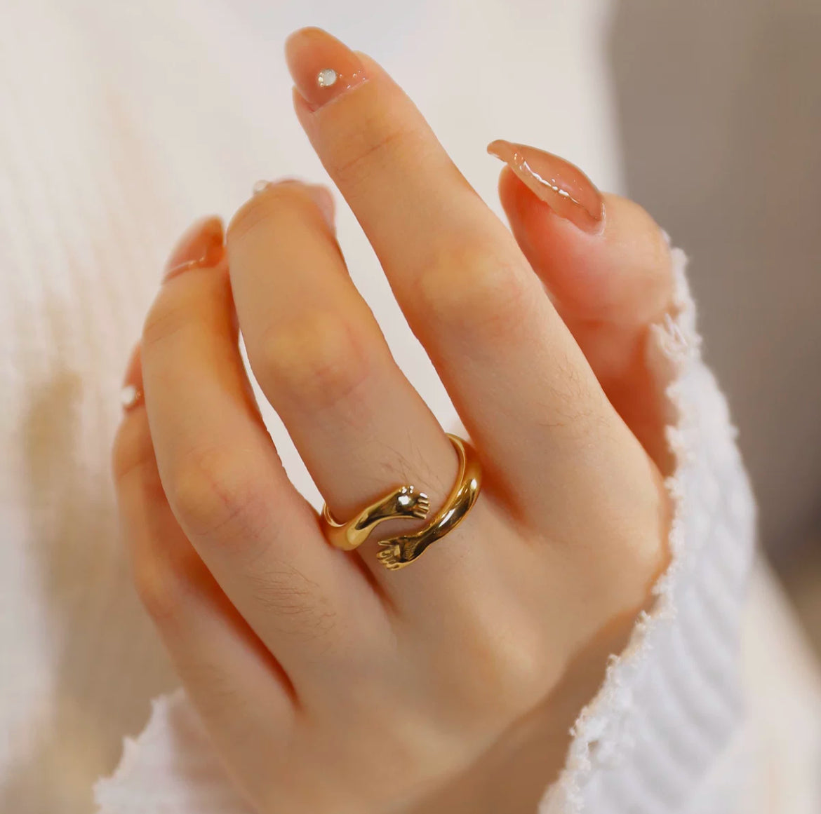 Serenitia™ Hug Ring